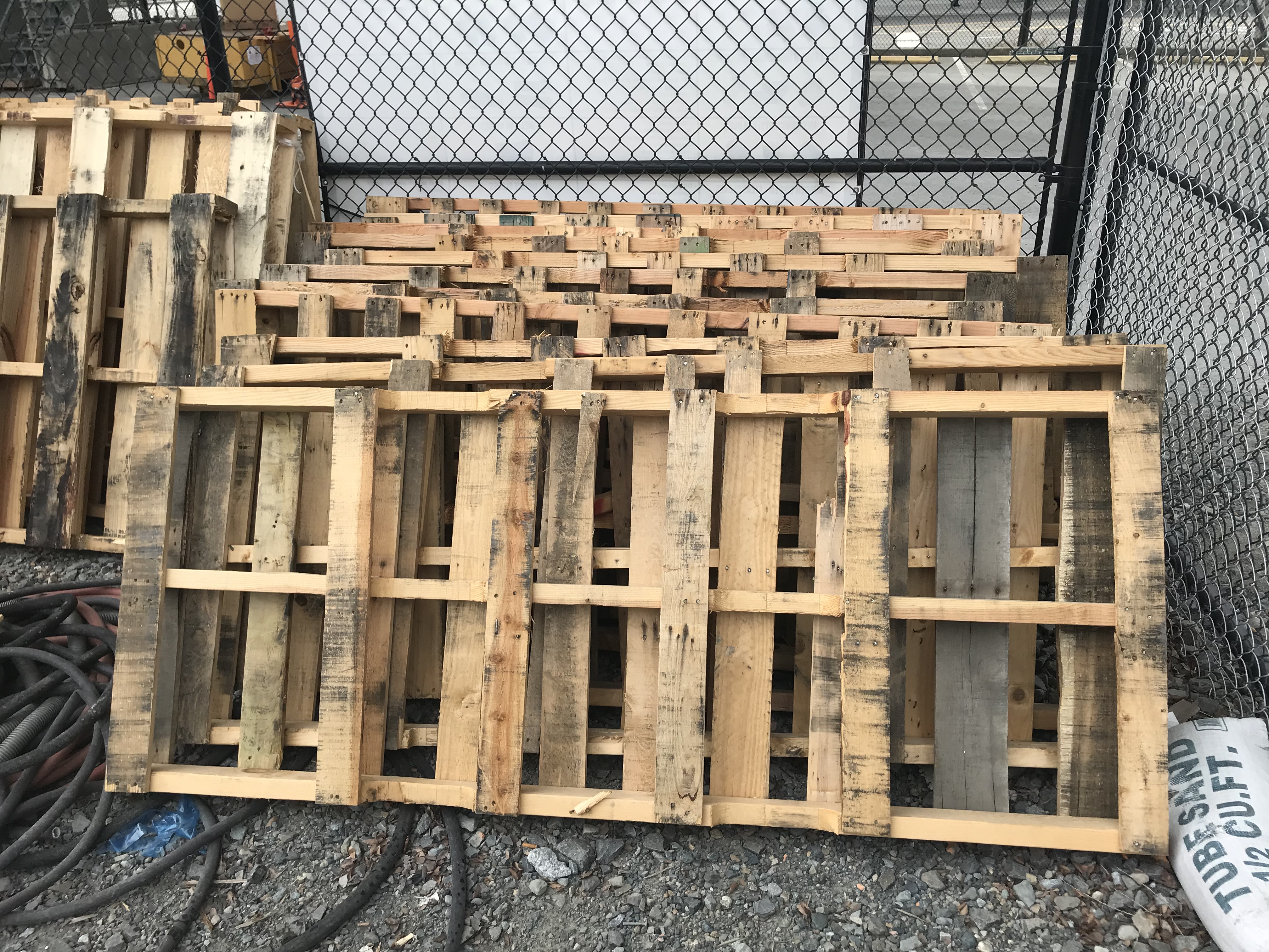 wood pallets - Repalletize