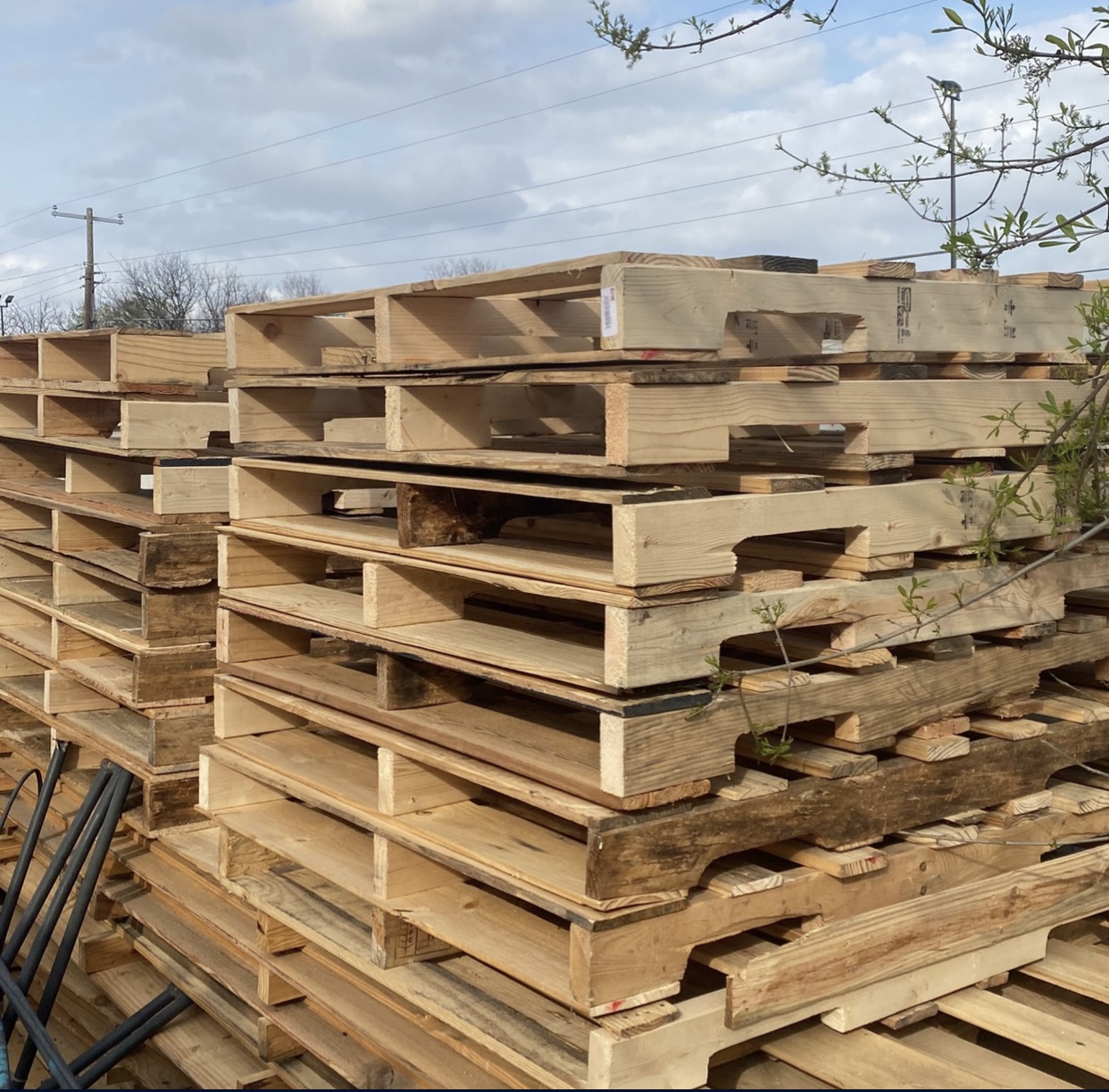 Grade A And B Pallets - Repalletize